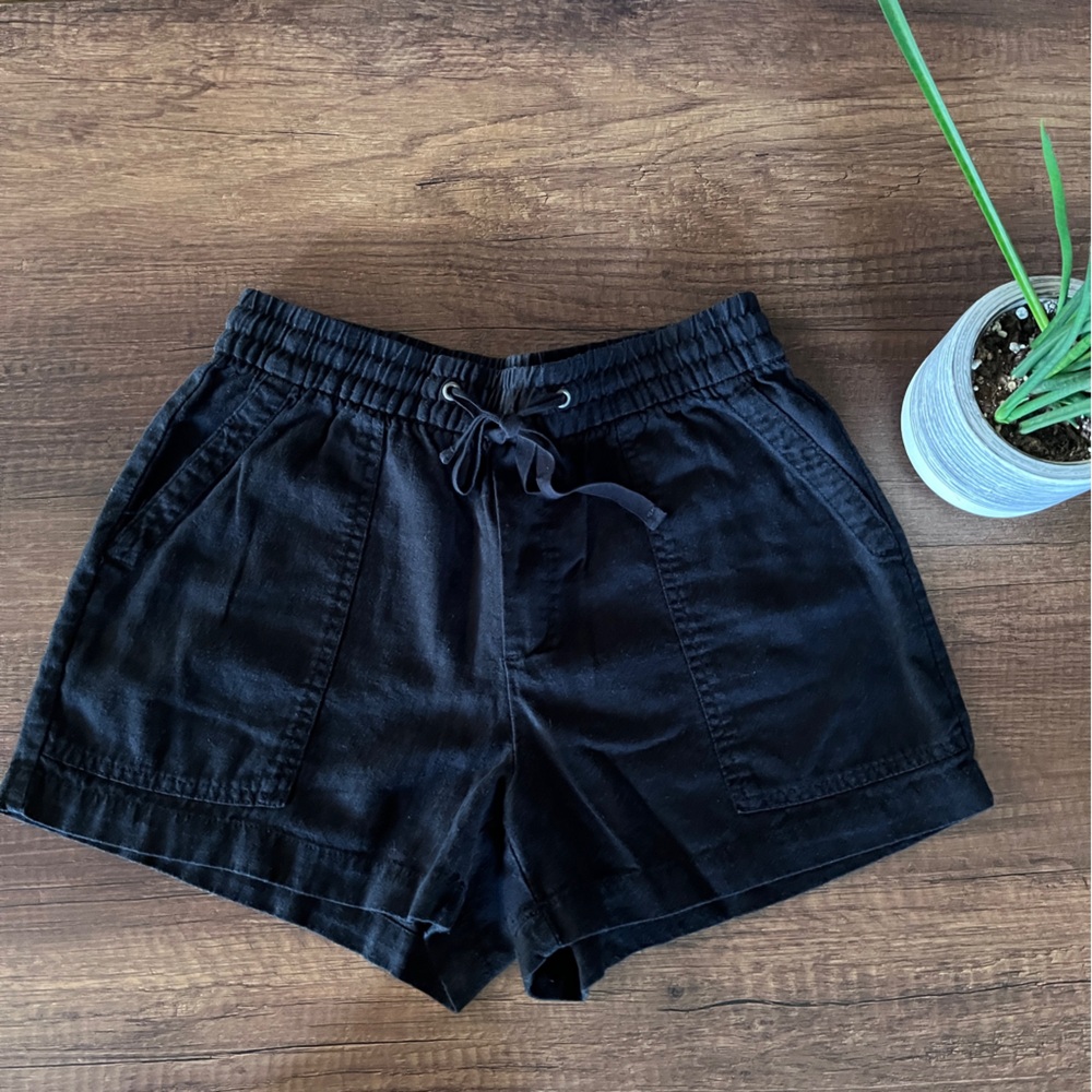 Gap size XS linen shorts black, gently worn.